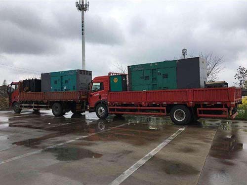 青羊涂抹密封胶后，需要等待多长时间才能安装水冷式机油散热器密封件？